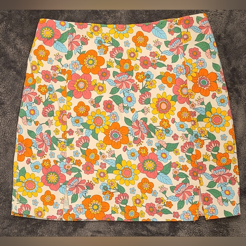 Floral mini skirt
